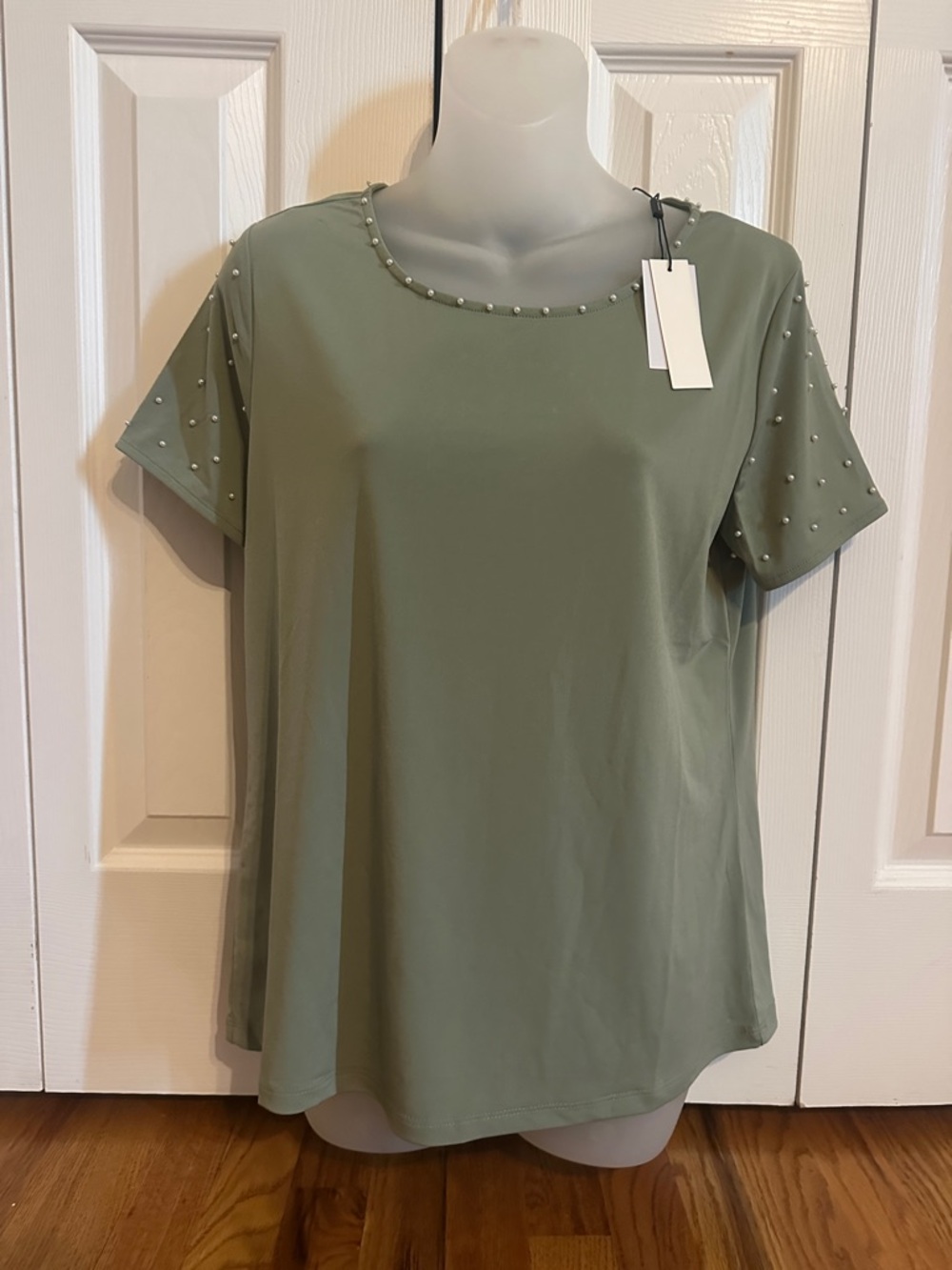 Tahari Sage Pearl-Trim Short Sleeve Top - Sage Small S NWT